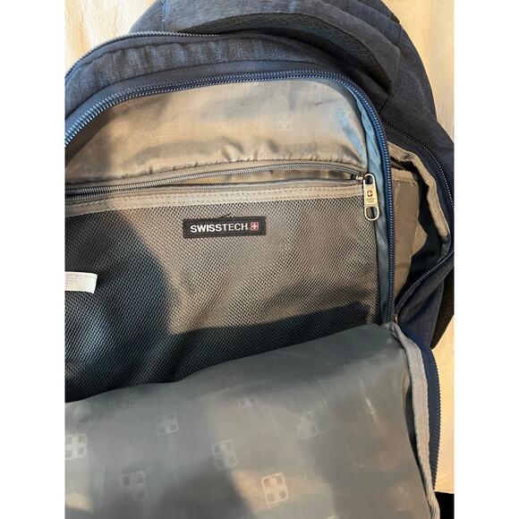 Swiss Tech Blue Padded Computer Backpack - Picture 4 of 5